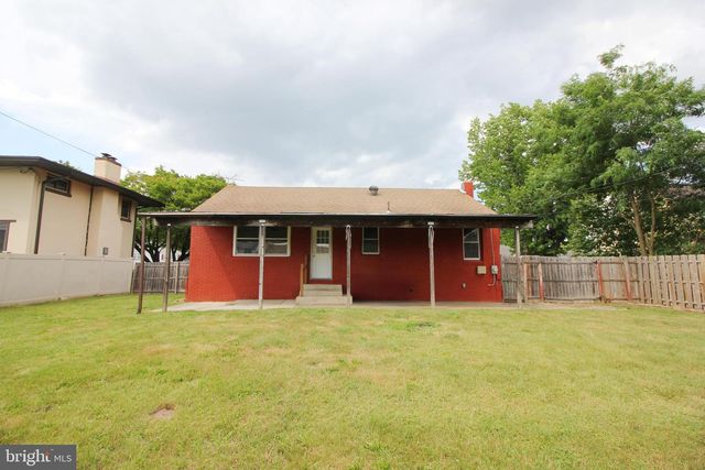 913 FAIRVIEW AVE, Bristol, PA 19007