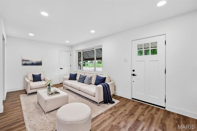2170 Telegraph Road, St Louis, MO 63125