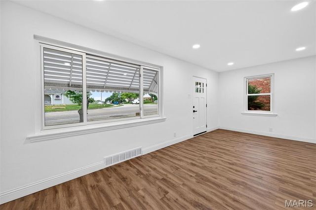 2170 Telegraph Road, St Louis, MO 63125