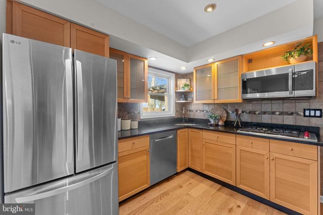 7448 LONG PINE DR, Springfield, VA 22151