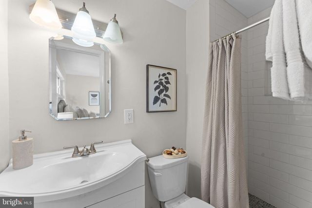 7448 LONG PINE DR, Springfield, VA 22151