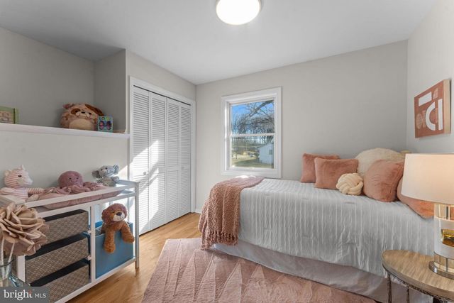 7448 LONG PINE DR, Springfield, VA 22151