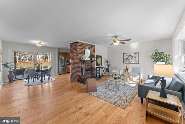 7448 LONG PINE DR, Springfield, VA 22151