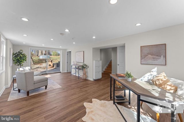 7448 LONG PINE DR, Springfield, VA 22151