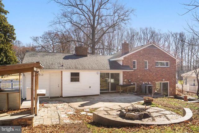 7448 LONG PINE DR, Springfield, VA 22151