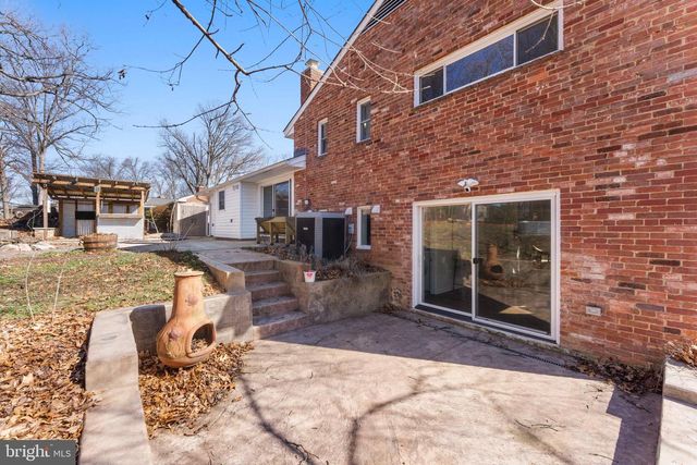 7448 LONG PINE DR, Springfield, VA 22151