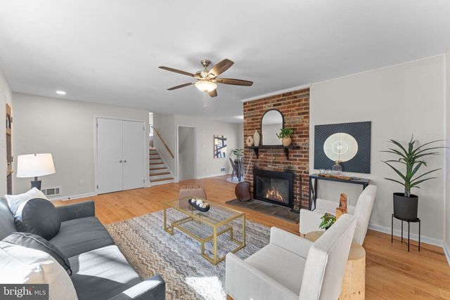 7448 LONG PINE DR, Springfield, VA 22151