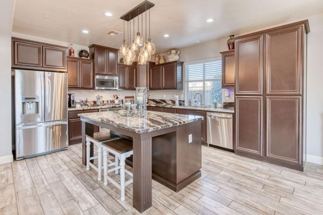 3044 N Jason Avenue, Fresno, CA 93737