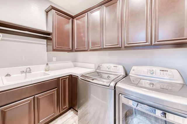 3044 N Jason Avenue, Fresno, CA 93737