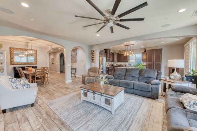 3044 N Jason Avenue, Fresno, CA 93737