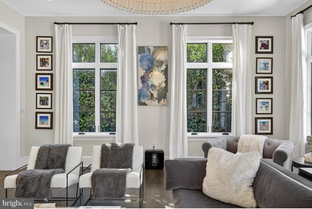 2107 FOXHALL RD NW, Washington, DC 20007