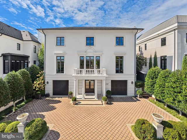 2107 FOXHALL RD NW, Washington, DC 20007