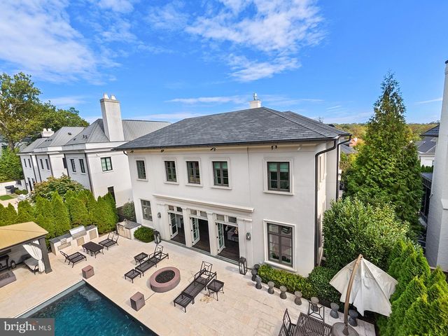 2107 FOXHALL RD NW, Washington, DC 20007