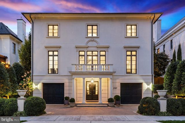 2107 FOXHALL RD NW, Washington, DC 20007