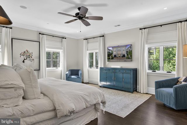 2107 FOXHALL RD NW, Washington, DC 20007