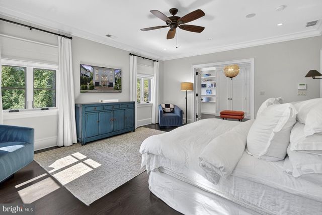 2107 FOXHALL RD NW, Washington, DC 20007