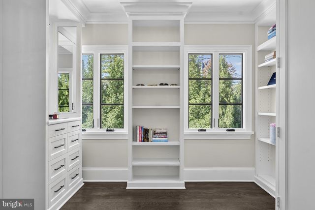 2107 FOXHALL RD NW, Washington, DC 20007