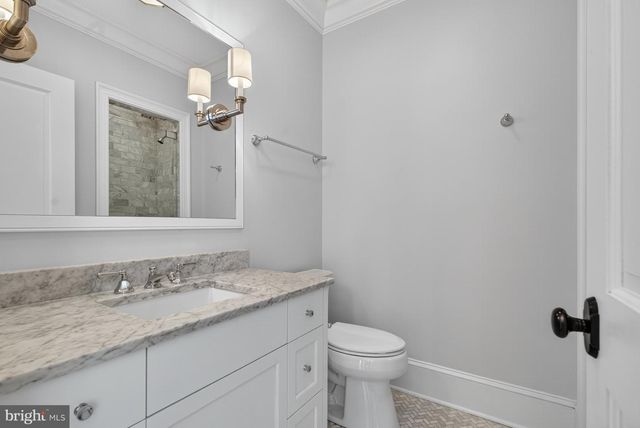 2107 FOXHALL RD NW, Washington, DC 20007