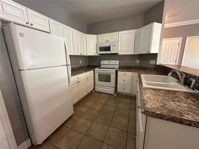 1995 ERVING CIRCLE 203, Ocoee, FL 34761