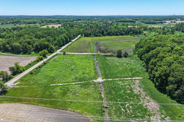 3236 S Henderson Road, Davison, MI 48423