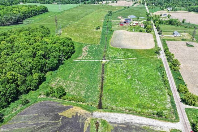 3236 S Henderson Road, Davison, MI 48423