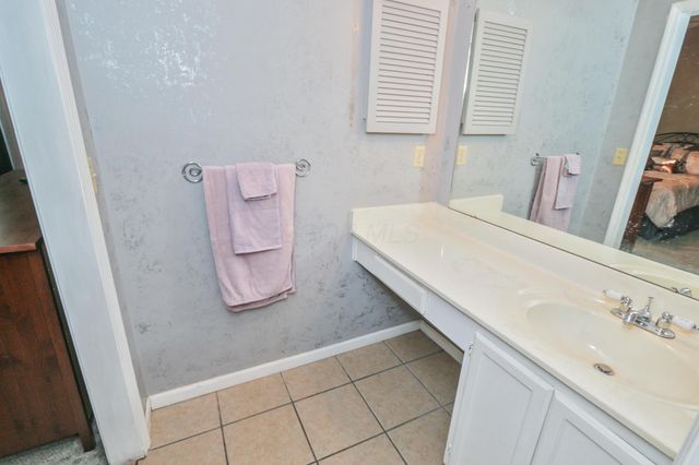 1967 Noble Run Way, 8, Columbus, OH 43229
