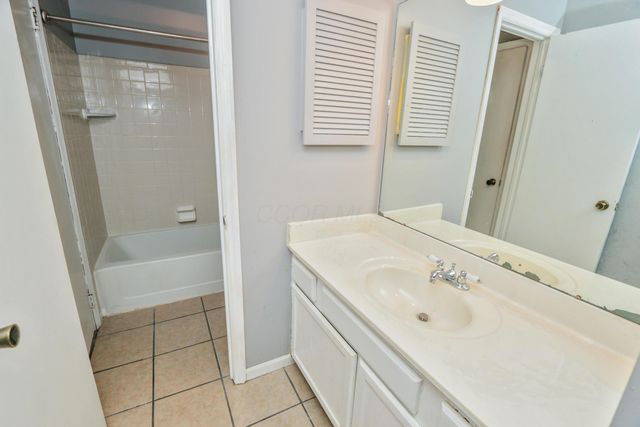 1967 Noble Run Way, 8, Columbus, OH 43229