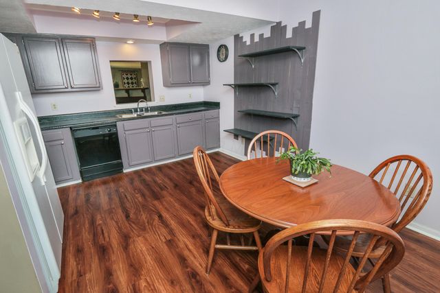 1967 Noble Run Way, 8, Columbus, OH 43229