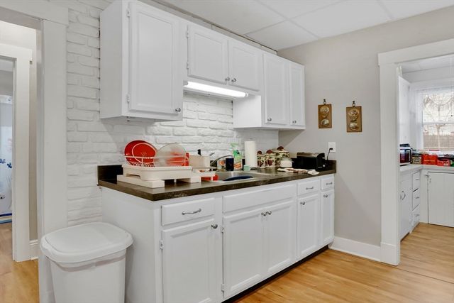 35-37 Narragansett St, Springfield, MA 01107