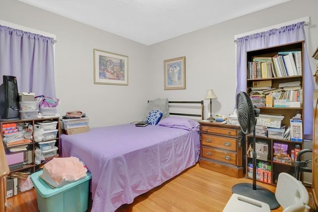 35-37 Narragansett St, Springfield, MA 01107