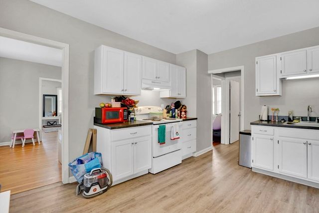 35-37 Narragansett St, Springfield, MA 01107