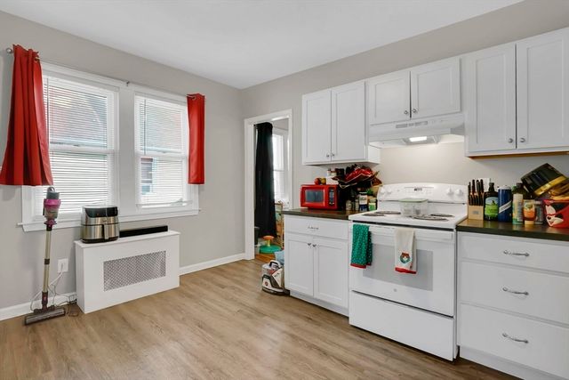 35-37 Narragansett St, Springfield, MA 01107