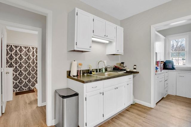 35-37 Narragansett St, Springfield, MA 01107