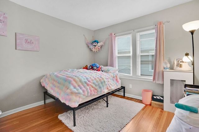 35-37 Narragansett St, Springfield, MA 01107