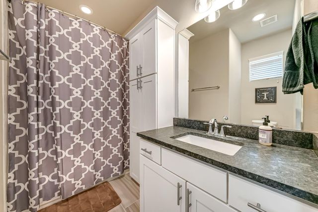 5916 Petty Street A, Houston, TX 77007