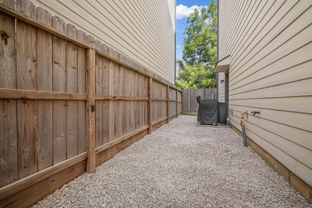 5916 Petty Street A, Houston, TX 77007