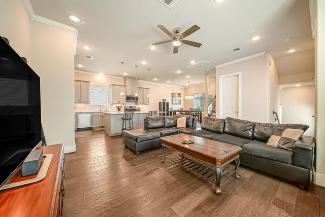 5916 Petty Street A, Houston, TX 77007