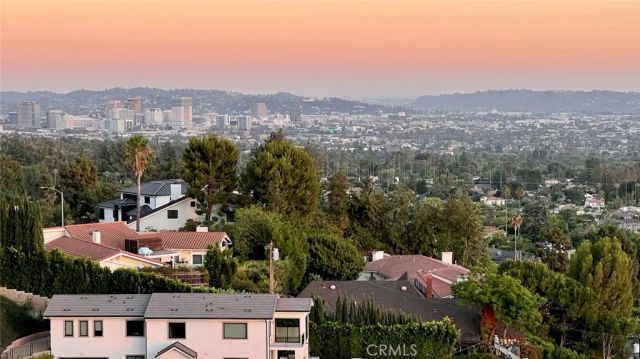 1345 Paseo Redondo, Burbank, CA 91501