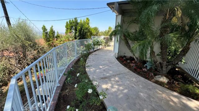 1345 Paseo Redondo, Burbank, CA 91501
