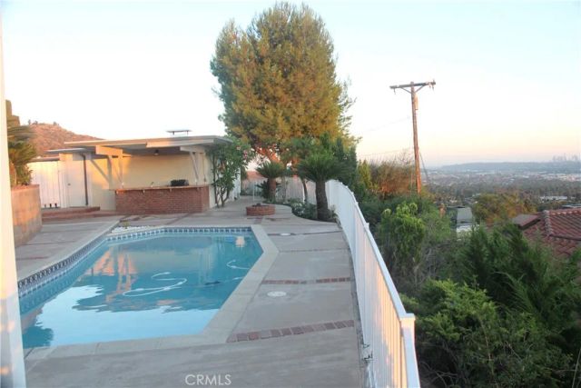 1345 Paseo Redondo, Burbank, CA 91501