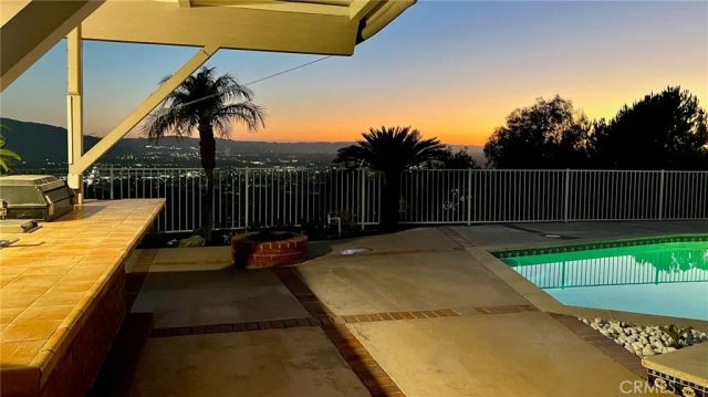 1345 Paseo Redondo, Burbank, CA 91501