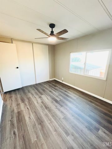 144 Torrey Pines Lane, Bakersfield, CA 93308