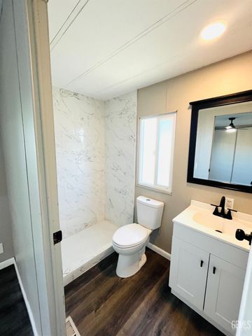 144 Torrey Pines Lane, Bakersfield, CA 93308