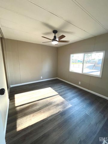 144 Torrey Pines Lane, Bakersfield, CA 93308