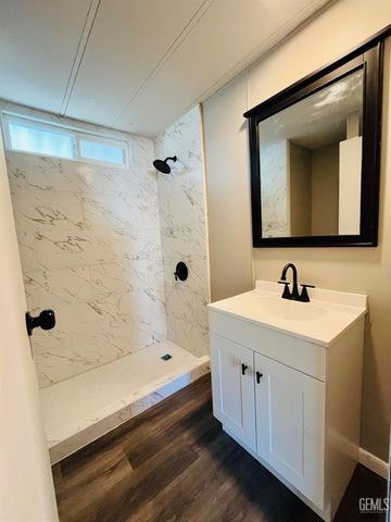 144 Torrey Pines Lane, Bakersfield, CA 93308