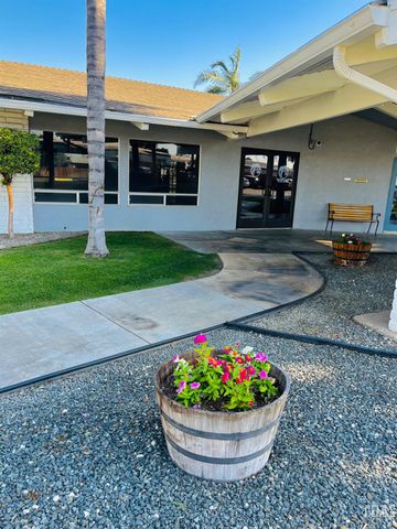 144 Torrey Pines Lane, Bakersfield, CA 93308