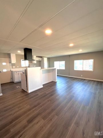 144 Torrey Pines Lane, Bakersfield, CA 93308