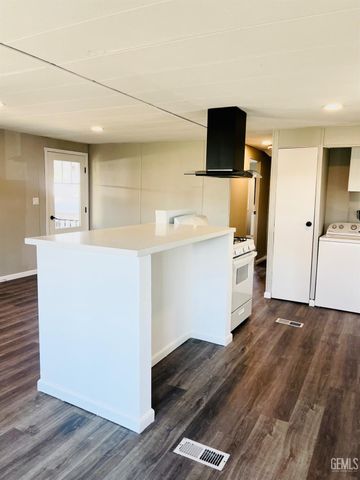 144 Torrey Pines Lane, Bakersfield, CA 93308