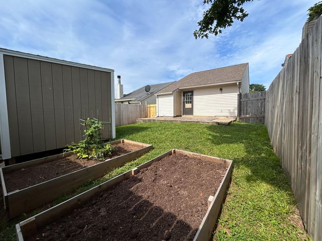 3332 Fox Trace Road, Lexington, KY 40515