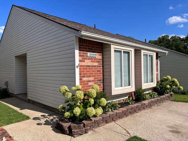 3332 Fox Trace Road, Lexington, KY 40515